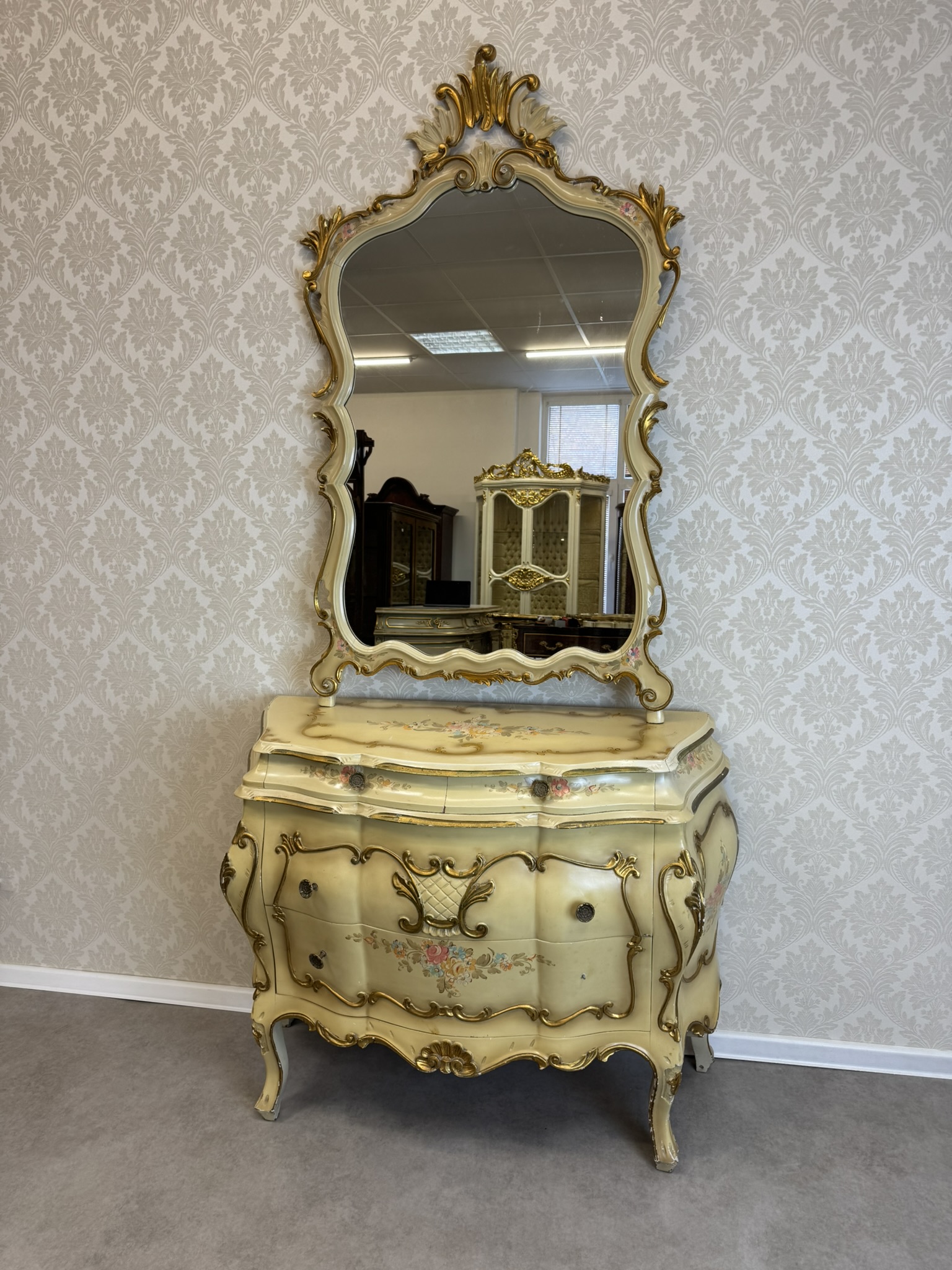 Ručne maľovaná Talianska toaletka