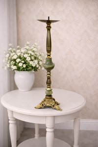 Mosadzný svietnik s mramorom