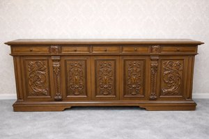Reprezentatívna komoda s rezbou