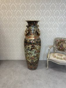 Dekoratívna váza v štýle Satsuma, Čína