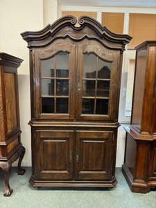 Starožitný rustikálny barokový kabinet