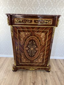 Luxusná komoda s oválnou intarziou a mramorovou doskou, cena za ks