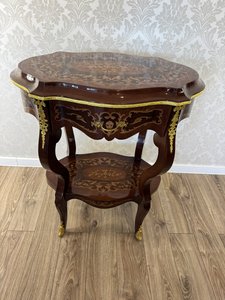 Odkladací stolík s dvoma úrovňami, cena za ks