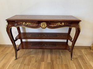 Konzolový stolík s prehnutými nohami a jemne vlnitým profilom, cena za ks