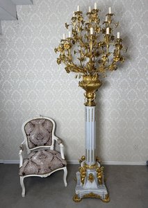 Monumentálna podlahová lampa