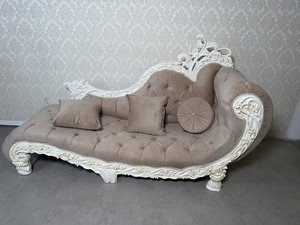 Elegantný barokový chaise longue