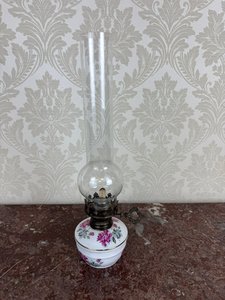 Porcelánová petrolejová lampa s kvetinovým dekórom, cena za ks