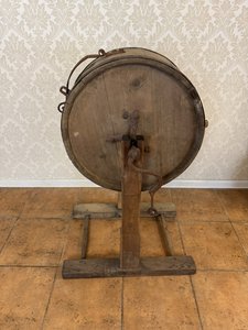 Drevená práčka na bielizeň