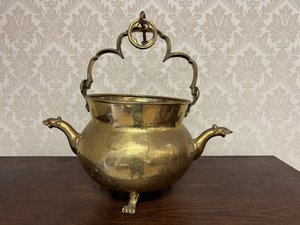 Mosadzný závesný kotlík s dračími úchytmi