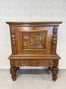 Kabinet s figurálnymi stĺpikmi