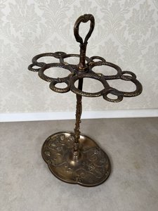 Mosadzný stojan na dáždniky