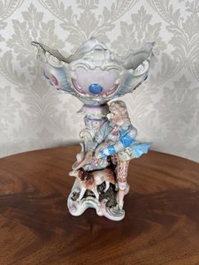 Porcelánová misa s figurálnou scénou poľovníka so psom