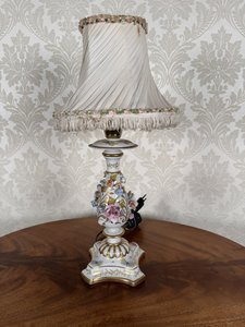 Porcelánová stoní lampa