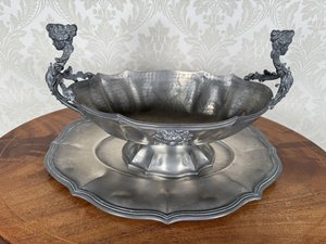 Cínová misa s táckou