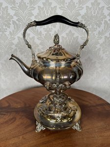 Luxusná kanvica na čaj