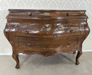 Reprezentatívna komoda - bruchatka