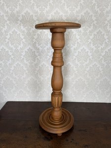 Drevený podstavec na kvety