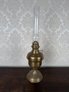 Petrolejová lampa so skleneným cylindrom