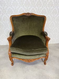 Elegantné salónne kreslo